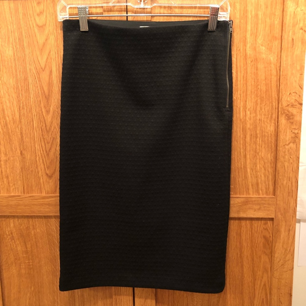 NWOT Loft Black knit midi skirt with side zipper